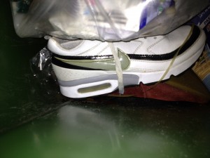 untendran liegt der arme air max.