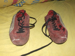 12.08.2009 <br />After this camp they were completely dead. Dirty, dusty and with two big holes in the left shoe. I couldn’t use them never more…